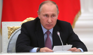 Президент России повысил зарплату работникам МИДа и органов юстиции
