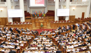 Госслужащие Санкт-Петербурга вместе написали Тотальный диктант