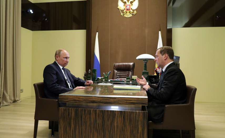 Президент утвердил предложенную Медведевым структуру нового правительства