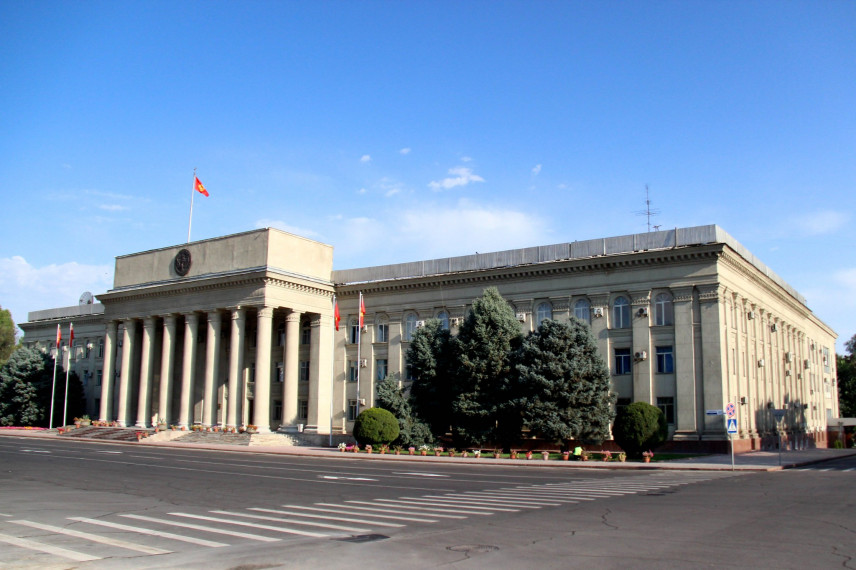В Кыргызстане чиновники теперь обязаны отчитываться о доходах