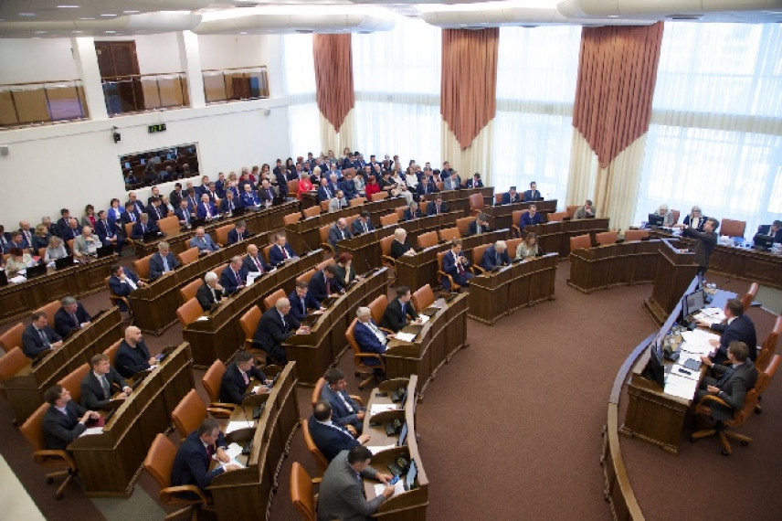 Красноярские депутаты хотят увеличить штрафы за «отписки» госслужащих