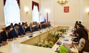 Кадровая политика Петербурга заинтересовала госслужащих провинции Хайнань