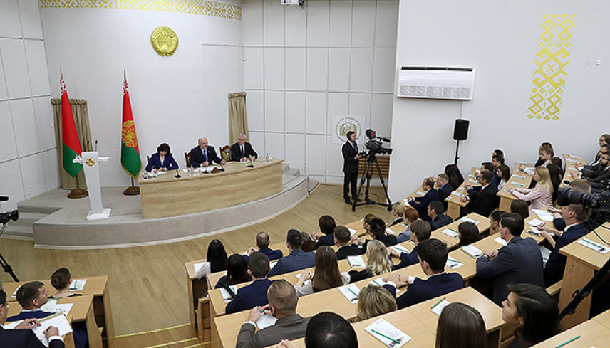 Президент Белоруссии назвал основные требования к современным руководителям
