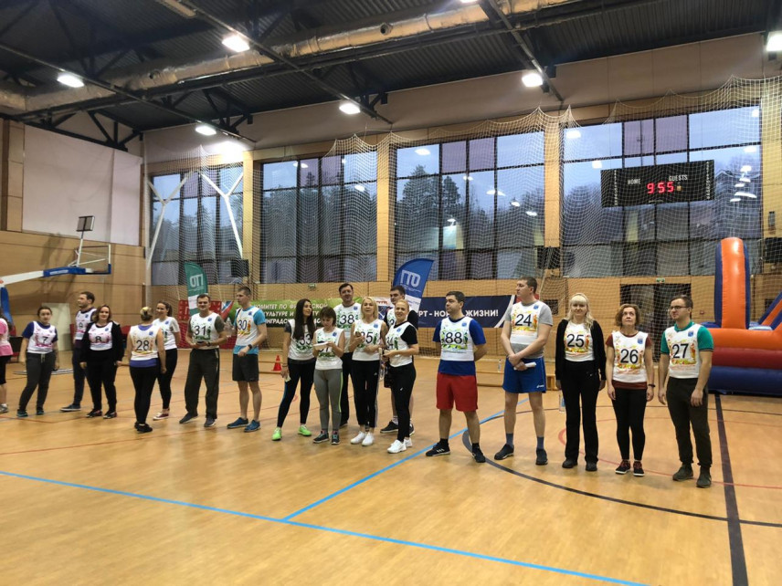 Соревнования для госслужащих под лозунгом «Вперед — к ГТО» прошли в Ленинградской области