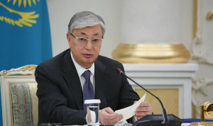 Глава Казахстана поручил чиновникам стать волонтерами