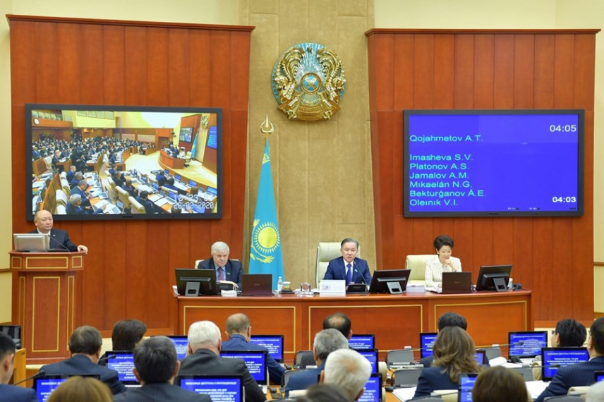 В Казахстане продолжают совершенствовать законодательство о госслужбе