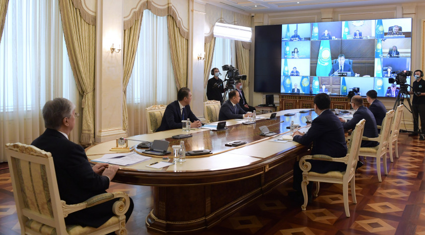 Президент Казахстана предложил сохранить дистанционный формат заседаний и совещаний