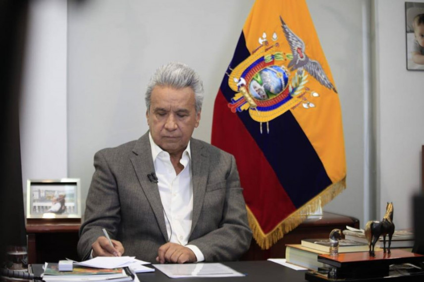 Президент Эквадора вдвое снизил зарплату себе и членам правительства