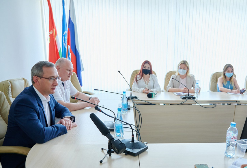 Глава Калужской области рассказал о работе чиновников в соцсетях