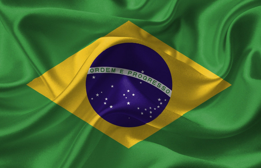 В Бразилии заморозили зарплаты госслужащим
