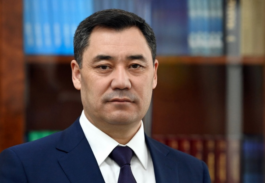 В Киргизии штат чиновников сократят на треть