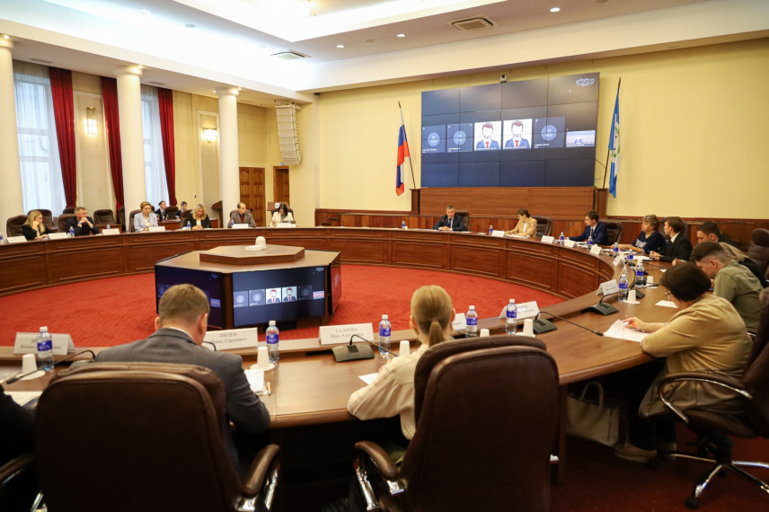Глава Иркутской области вручил удостоверения членам молодежного правительства V созыва