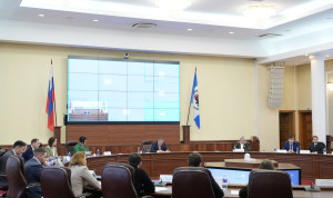 В Иркутской области губернатор провел заседание молодежного правительства