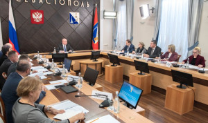 Муниципальных служащих Севастополя будут обучать в очном формате