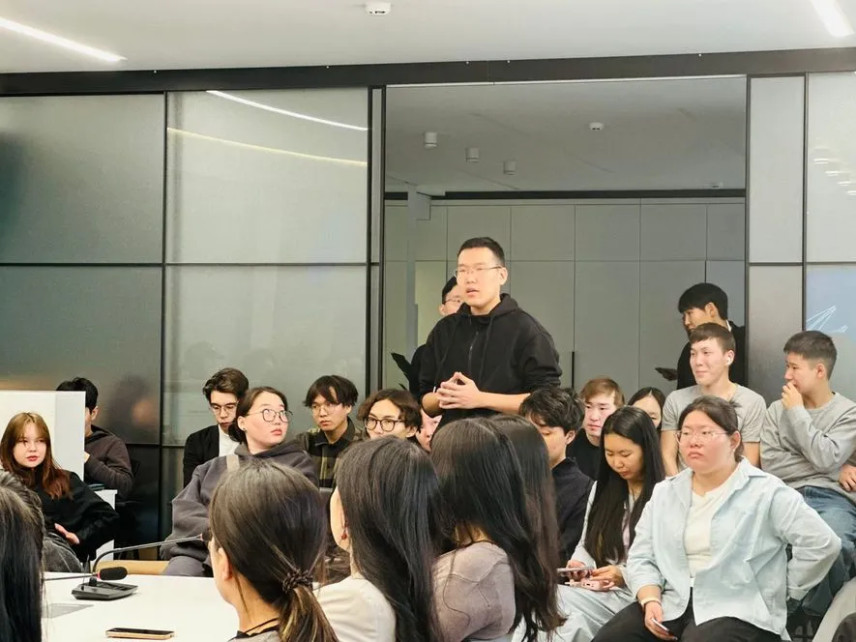 Студенты Якутии познакомились с работой министерства экономики на Дне открытых дверей