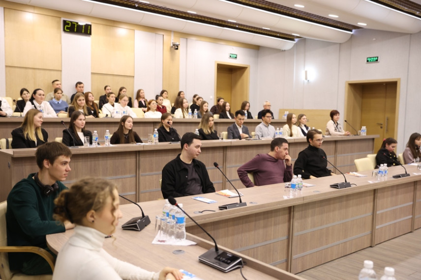 Студенты вузов Чувашии познакомились с работой органов власти изнутри