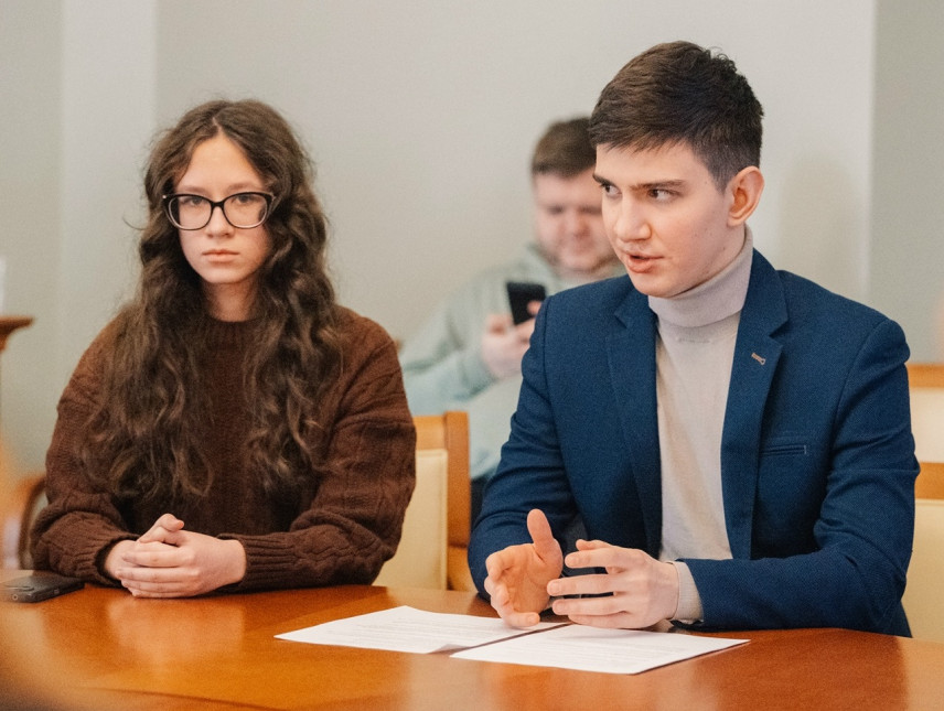 Проекты и стажировки Югры представили участникам «ГосВышки»