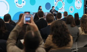 Губернатор Красноярского края Михаил Котюков встретился с молодыми госслужащими