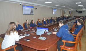 Старшеклассникам Благовещенска рассказали о работе правительства Приамурья