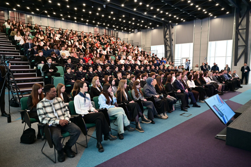 Премьер-министр правительства Башкортостана Андрей Назаров выступил с лекцией перед студентами