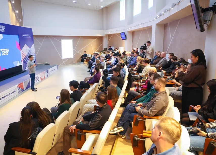 Курсанты программы «Муравьёв-Амурский 2030» представили проекты главе Якутии