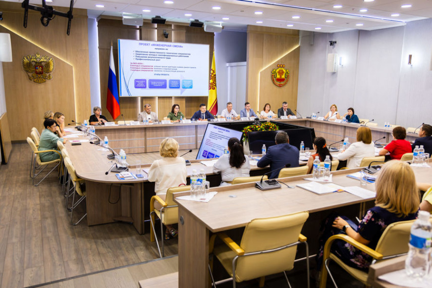 В Чувашии продолжается приём заявок на конкурс лучших практик наставничества