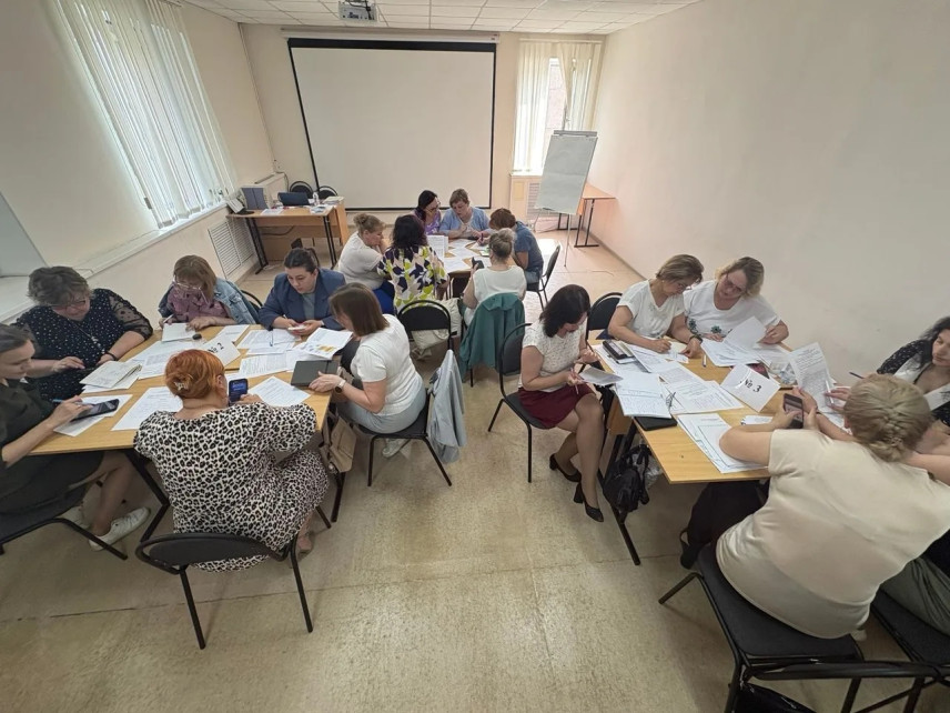 Новгородские специалисты культуры и муниципальные служащие повысили квалификацию по наградной деятельности