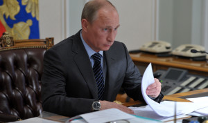 Владимир Путин подписал закон о контроле за расходами бывших госслужащих
