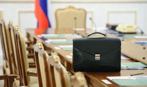 Проект закона о временном отстранении госслужащих от должности принят Госдумой во втором чтении