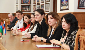Дагестанским госслужащим вручили дипломы о переподготовке