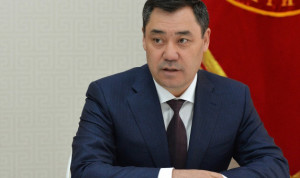 Президент Киргизии против своих портретов в кабинетах чиновников