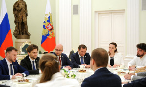 Президент встретился с победителями четвертого сезона конкурса «Лидеры России»