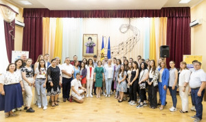 Президент Молдавии обсудила с молодежью их участие в работе госорганов