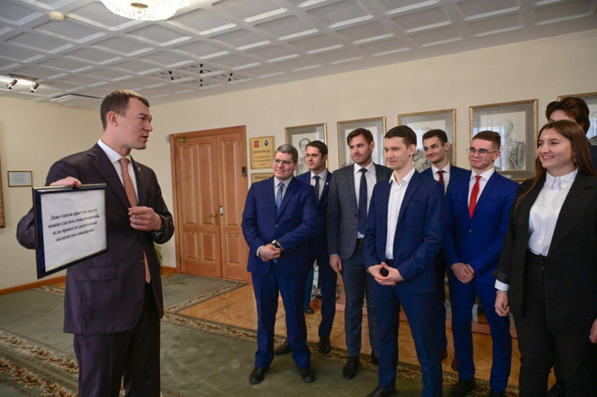 Хабаровский губернатор дал первые поручения новому составу Молодежного правительства