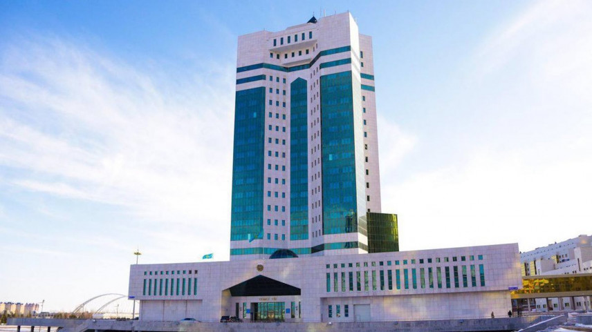 Министров Казахстана обязали проводить встречи с населением
